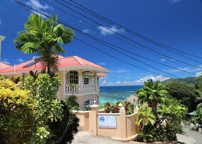 Au Fond De View Anse Royale