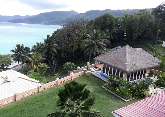 Au Fond De View * Anse Royale