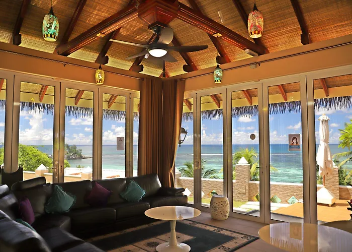Au Fond De View * Anse Royale